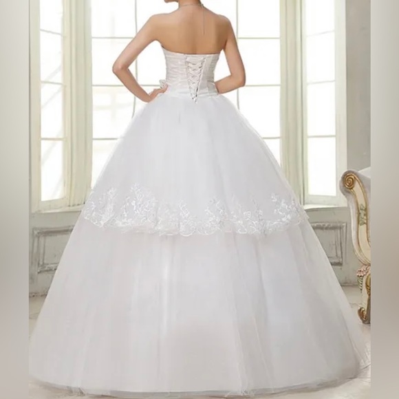 Super cuten fancy new never worned for any occasion! - Picture 2 of 5